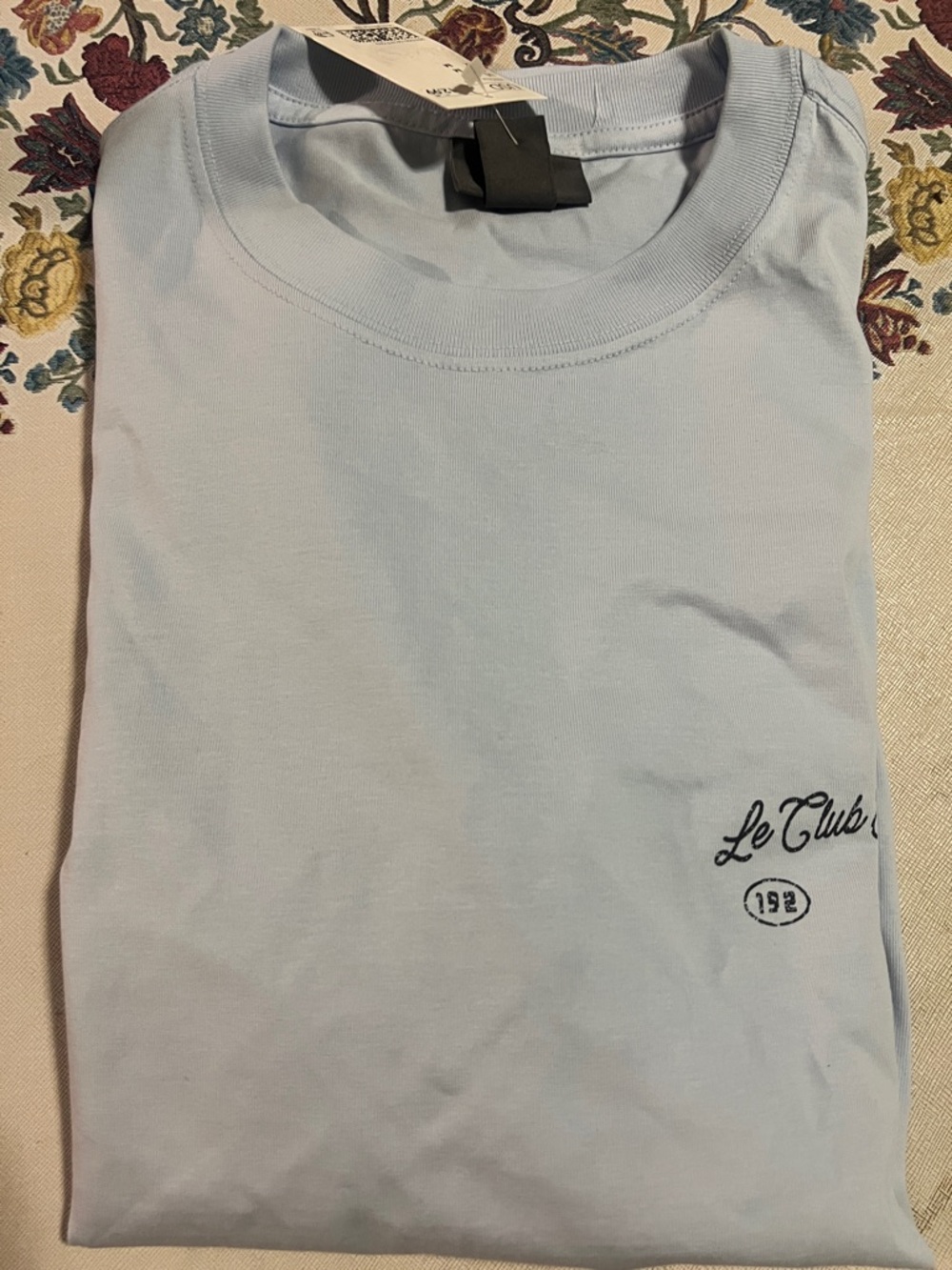 𝙃&𝙈 𝙏𝙚𝙚 - Picture 3 of 4